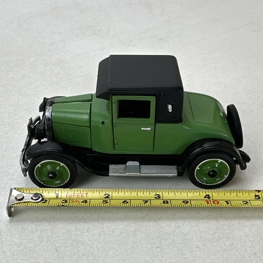 1926 Chevy Superior V 2 Passenger Coupe Model Car 1:32 Green